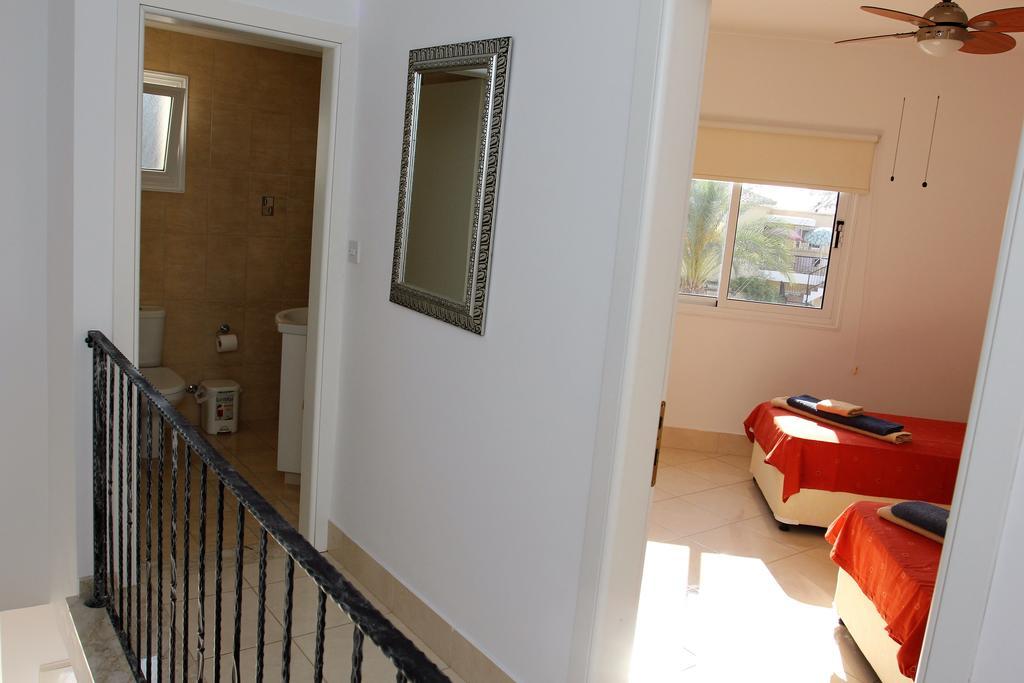 Villa Christina Paphos Buitenkant foto