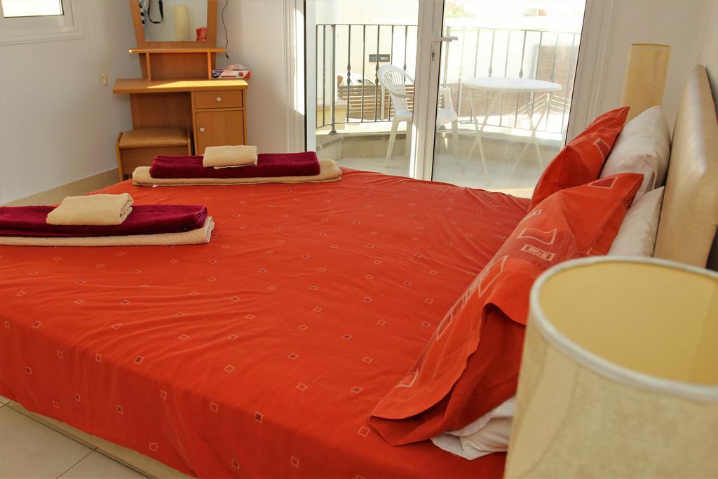 Villa Christina Paphos Buitenkant foto