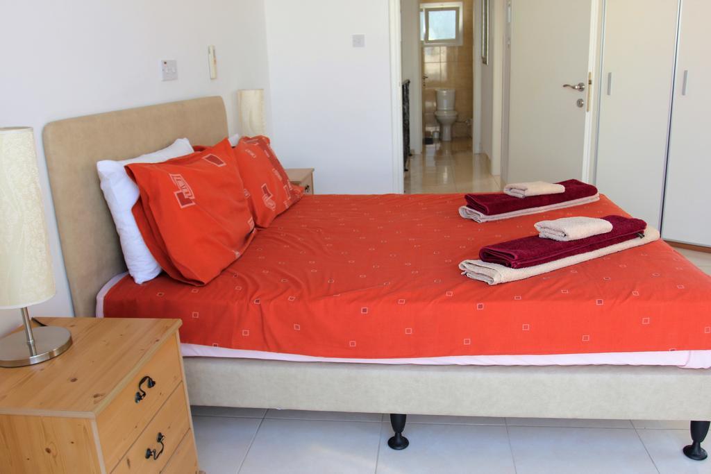 Villa Christina Paphos Buitenkant foto