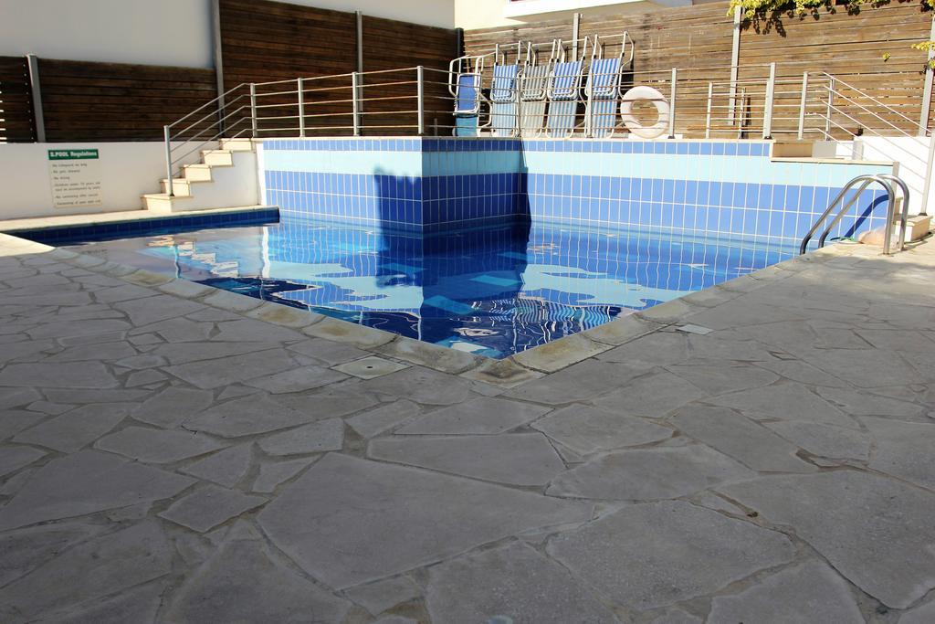 Villa Christina Paphos Buitenkant foto